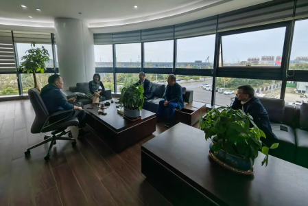 縣科協黨組書記、主席胡喜春赴開發區走訪企業